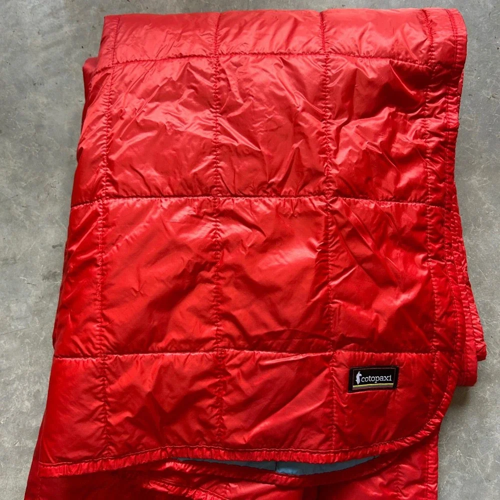 Cotopaxi Teca Blanket Red Blue Reversible Quilted Lightweight Camping Outdoor